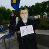 В урну поместили портрет Миклушевского с табличкой «жулик» — newsvl.ru