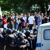 Массовые задержания начались на памятнике Макарову — newsvl.ru