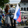 Оппозиция принесла на праздник флаги России — newsvl.ru