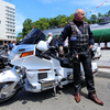 Горожане фотографировались с мотоциклистами, многие из них выглядели очень колоритно — newsvl.ru