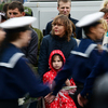 В завершение торжественной церемонии моряки-тихоокеанцы прошлись торжественным маршем перед заместителем командующего    — newsvl.ru