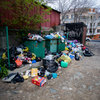 Экстренный вывоз мусора осуществит администрация города, однако жителям домов в срочном порядке нужно выбрать новую управляющую компанию — newsvl.ru