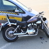 Мотоцикл врезался в переднюю правую часть автомобиля — newsvl.ru