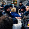Некоторым задержанным порвали рукава курток — newsvl.ru
