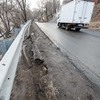 Сразу несколько секций бордюра вымыло водой  — newsvl.ru