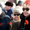 К назначенному времени у мемориала собралось более ста человек — newsvl.ru