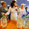 Сотрудники медучреждения принесли воду в пятилитровых бутылках — newsvl.ru