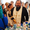 Протоиерей Сабанаский освятил воду для каждого гостя праздника — newsvl.ru