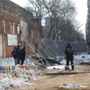 Рабочие демонтируют забор стройплощадки на Бестужева — newsvl.ru