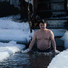 Купаться в ледяной воде противопоказано людям с рядом хронических заболеваний — newsvl.ru