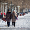 Несмотря на легкий мороз и неслабый ветер, в будний день Спортивную набережную приморской столицы посещают десятки людей — newsvl.ru