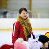 Взрослые внимательно следили за детьми на льду — newsvl.ru
