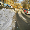 Многие тротуары завалены снегом  — newsvl.ru