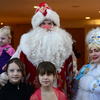 Подарки, веселые хороводы и предпраздничное интригующее представление преподнесли детям организаторы мероприятия — newsvl.ru