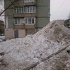 Свалка снега у Чкалова, 12 — newsvl.ru