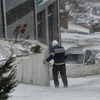 Уборка снега идет, несмотря на метель — newsvl.ru