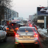 С 3-ей Рабочей медленно движется транспорт по пр-ту Красного Знамени — newsvl.ru