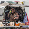 Снегопад - не помеха для продавцов на центральной площади — newsvl.ru