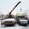Днем обгоревший автомобиль со стоянки у дома забрал эвакуатор — newsvl.ru