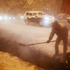 На глазах фотографа VL.ru иностранные рабочие продолжали бросать лопатами горячий асфальт — newsvl.ru