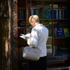 Книжный шкаф – яркая достопримечательность сквера имени Суханова — newsvl.ru