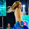 Под веселую музыку конкурсанты демонстрировали яркие наряды — newsvl.ru