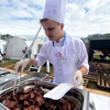 По словам поваров, для гостей форума привезли мясо двух оленей — newsvl.ru