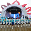 После окончания карнавального шествия на сцене началась концертная программа — newsvl.ru