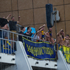 Фанаты "Луча" поддерживали свою команду не смотря на сильный должь — newsvl.ru