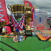 Вместе с машинами участники выставляли награды за достижения прошлых лет — newsvl.ru