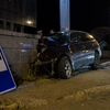 Автомобиль вылетел с проезжей части и врезался в подземный пешеходный переход — newsvl.ru