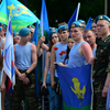 Для приморских десантников прошедший митинг — это повод встретиться с друзьями и товарищами по службе — newsvl.ru