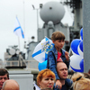 Многих моряков встречали дети — newsvl.ru
