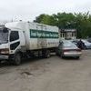 Неуправляемый Mitsubishi Fuso врезался в Nissan Sunny в районе Змеинки — newsvl.ru