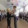 По традиции выпускники исполнили последний вальс — newsvl.ru