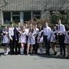 Для школьников Владивостока сегодня, 21 мая, звучат последние звонки — newsvl.ru