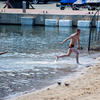 Самые отважные жители и гости города уже решили открыть купальный сезон — newsvl.ru
