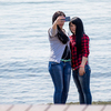 Многие жители вышли на берег сфотографироваться на фоне моря — newsvl.ru