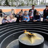 Вечный огонь у памятника артемовцам, погибшим во время ВОВ — newsvl.ru