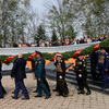 Церемония возложения венков и цветов к памятнику артемовцам, погибшим во время ВОВ — newsvl.ru