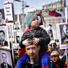 Около 35 тысяч горожан прошли по Светланской с фотографиями близких, погибших во время Великой Отечественной — newsvl.ru