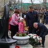 После приветственных слов были возложены цветы к монументу-якорю, установленному в честь Великой Победы — newsvl.ru