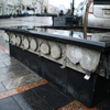  Черный облицовочный мрамор облетел, обнажив неровные куски бетона — newsvl.ru
