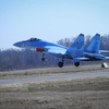 Сверхманевренный Су-35С совершает взлет — newsvl.ru