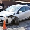  В результате столкновения у Mazda Demio вырвало левое переднее колесо — newsvl.ru