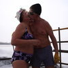 Председатель клуба "Амурские моржи" купается в проруби вместе с женой — newsvl.ru