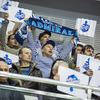 С первых секунд матча болельщики яро подбадривали владивостокских хоккеистов — newsvl.ru