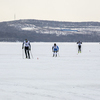 По рыхлому льду сложно ехать на лыжах — newsvl.ru