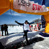Большинство людей приехало на ледовую гонку, чтобы преодолеть себя и поставить личные рекорды. В кадре Максим Головань (8-е место среди мужчин 30-39 лет на дистанции 10 км) — newsvl.ru