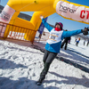 Большинство людей приехало на ледовую гонку, чтобы преодолеть себя и поставить личные рекорды. В кадре Светлана Губарева (5-е место женского зачета 50-59 лет) — newsvl.ru